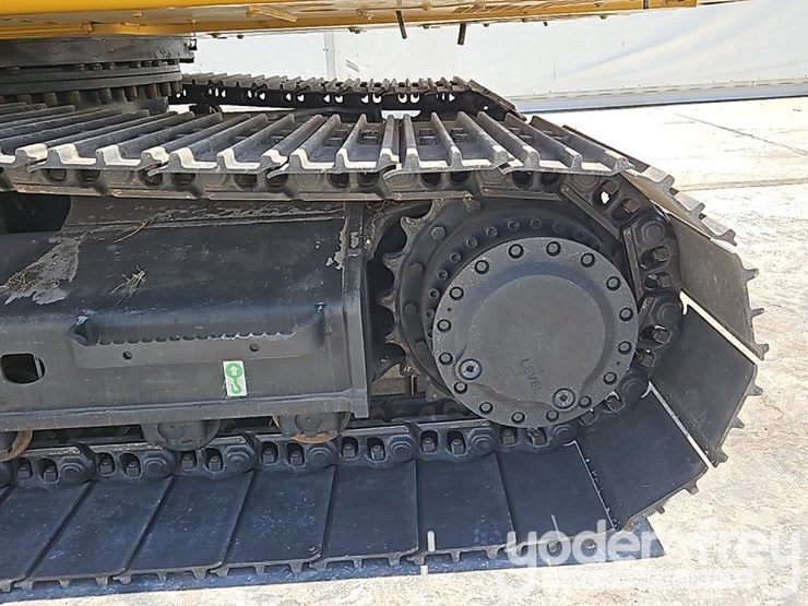 2022-caterpillar-320-image-25