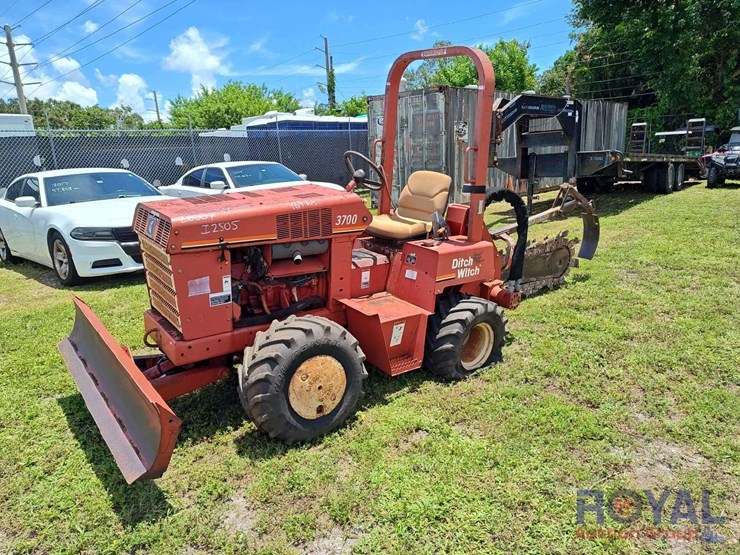 2000-ditch-witch-3700dd-image-1