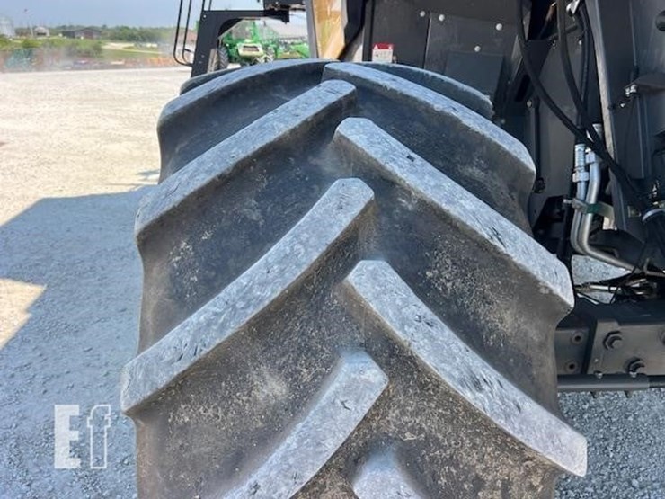 2015-claas-lexion-740-image-50