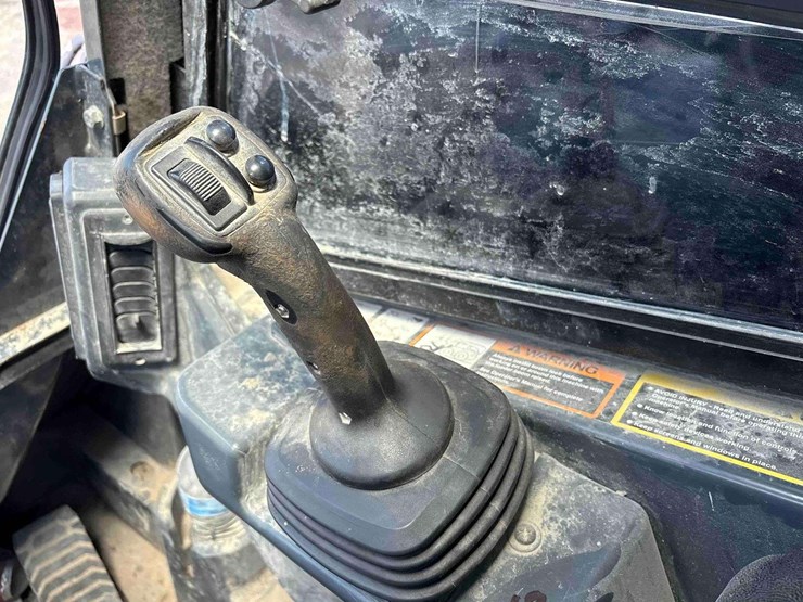 2024-deere-333g-image-33
