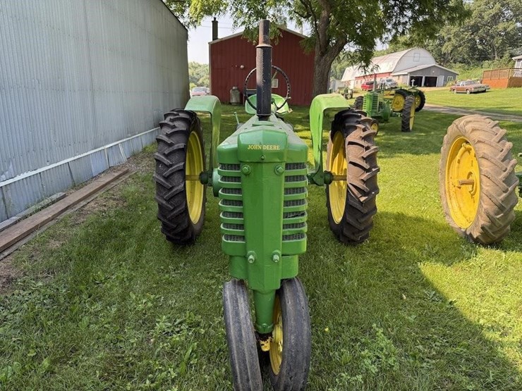 john-deere-b-image-2