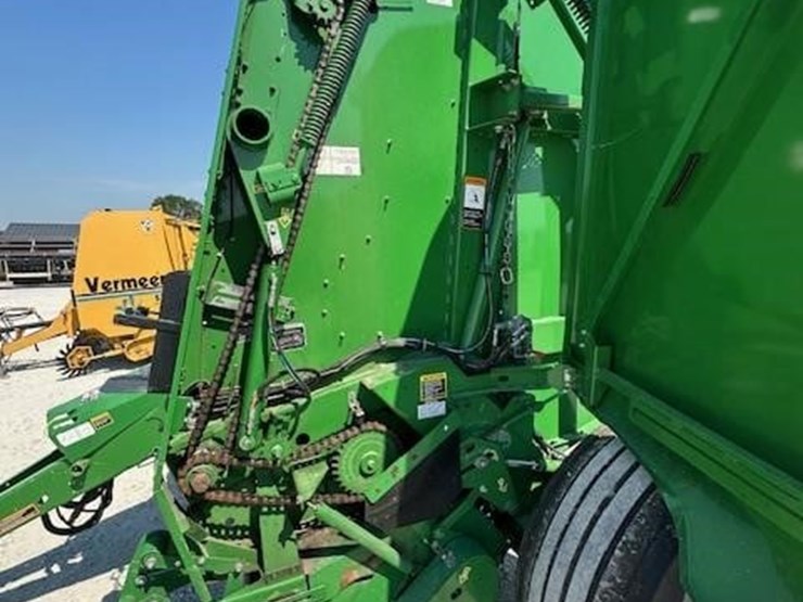 2019-john-deere-560m-image-11