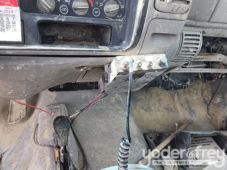 1998-chevrolet-3500-image-24