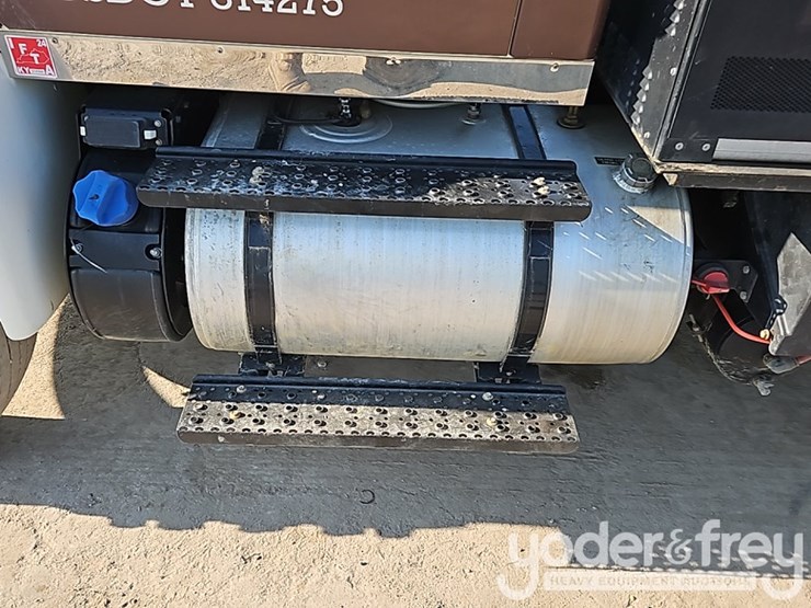2016-international-durastar-4300-image-34