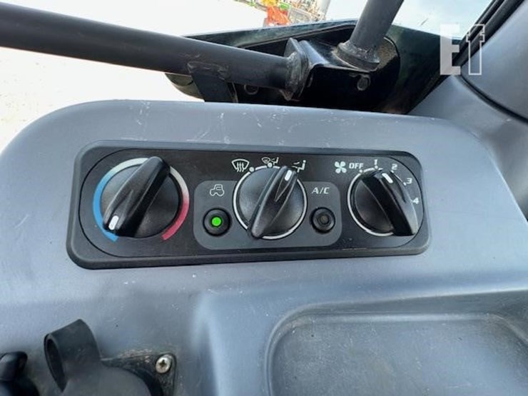 kubota-m110gx-image-31