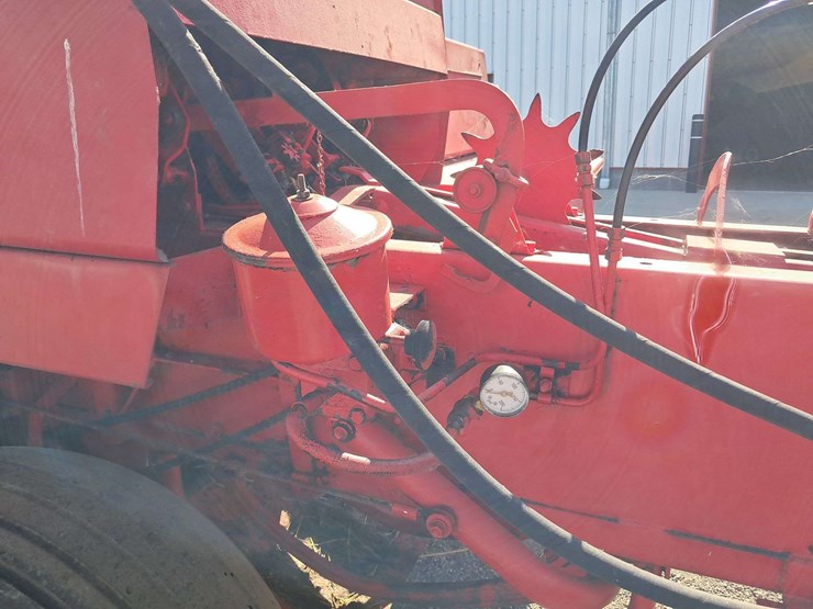 new-holland-315-image-8