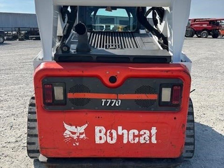 2021-bobcat-t770-image-4