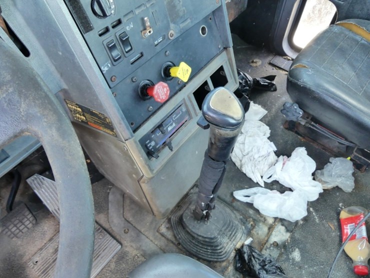 1994-mack-ch613-image-12
