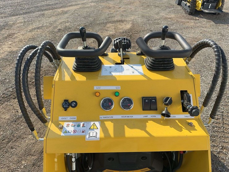 2025-land-hero-mini-stand-on-skid-loader-image-14