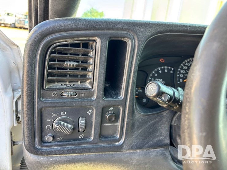 2005-chevrolet-2500hd-image-78