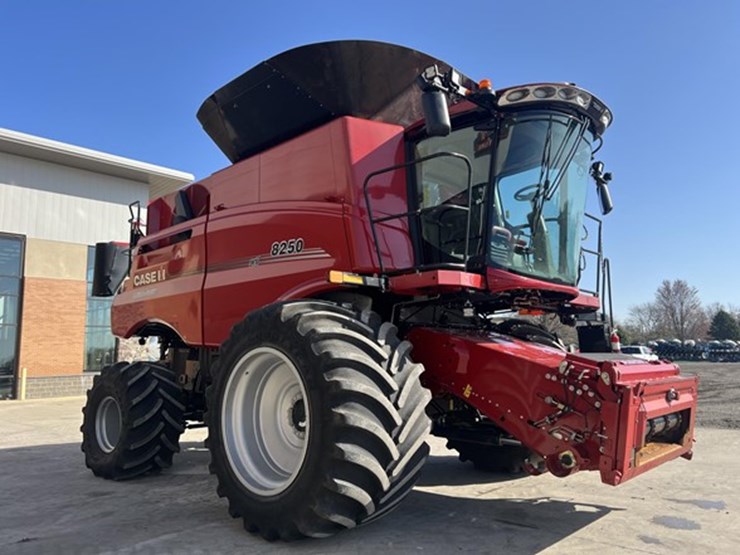 2022-case-ih-8250-image-9