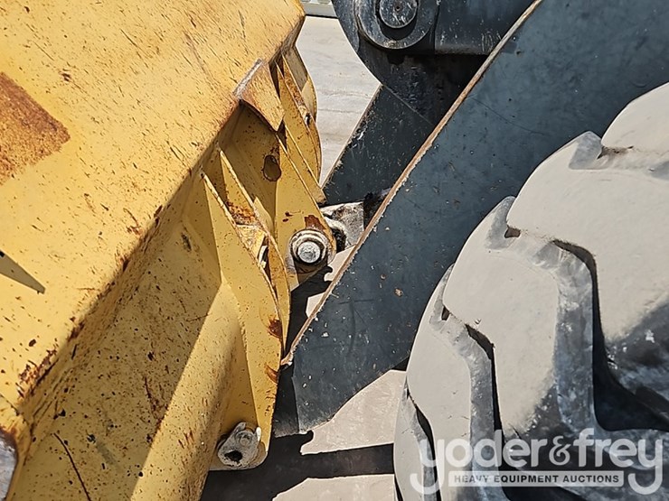 2005-deere-544j-image-17