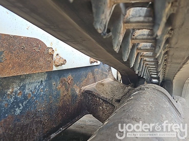 2019-bobcat-t740-image-13