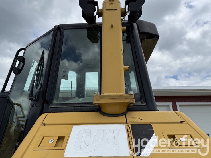 2012-caterpillar-d6n-xl-image-32