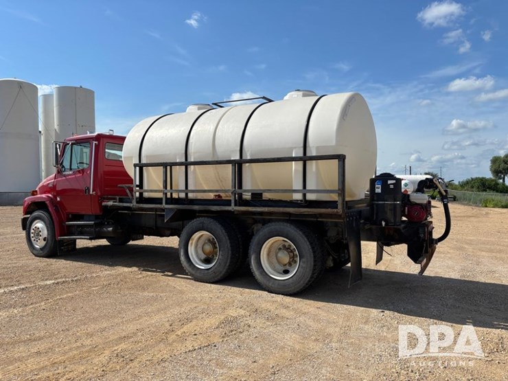 1995-freightliner-fl80-image-8