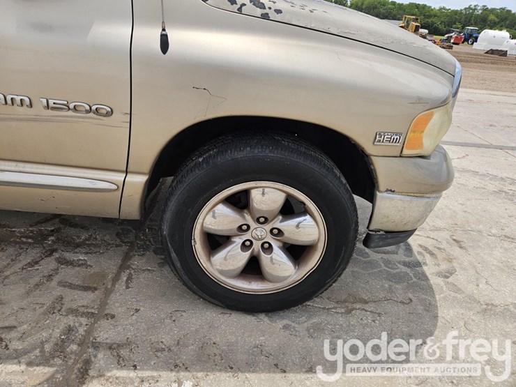 2004-dodge-ram-1500-image-10