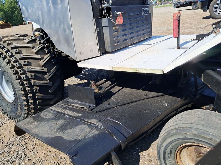 dixie-industrial-xw-chopper-zero-turn-mower-image-8