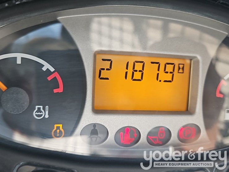 2022-bobcat-t870-image-32