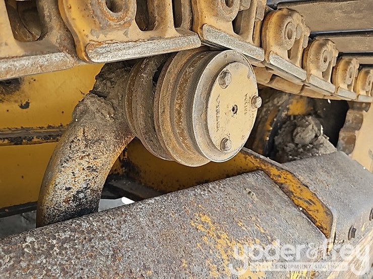 2015-deere-450j-image-21