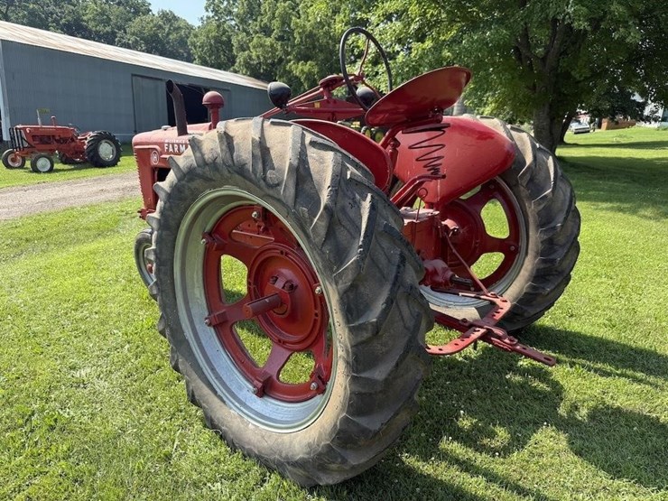 farmall-h-tractor-image-6