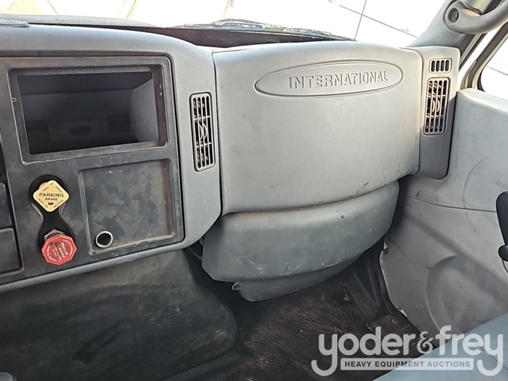 2006-international-durastar-4300-image-27