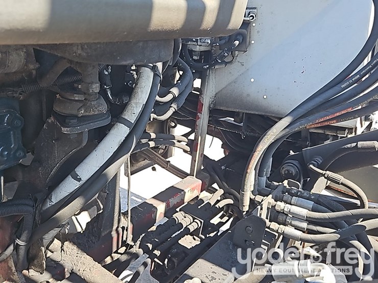 2004-moffett-m5500-image-23
