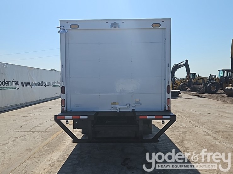 2019-hino-195-image-16