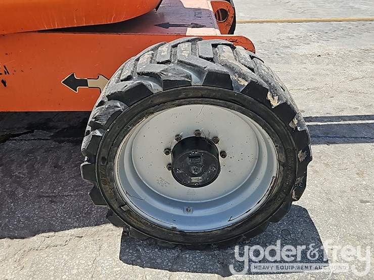2017-jlg-600aj-image-9