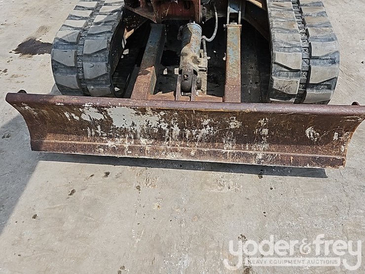 2005-takeuchi-tb145-image-17