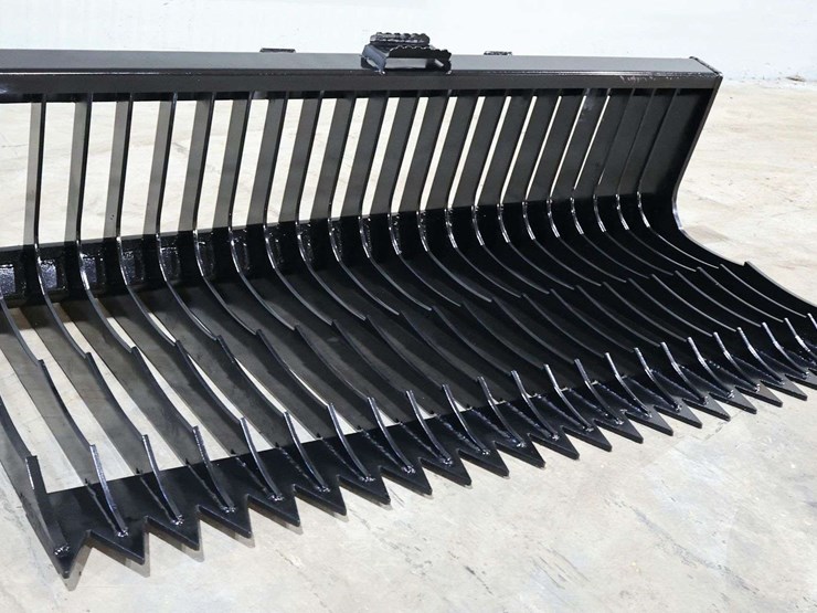 72"-qt-fine-skeleton-bucket-low-side-image-1