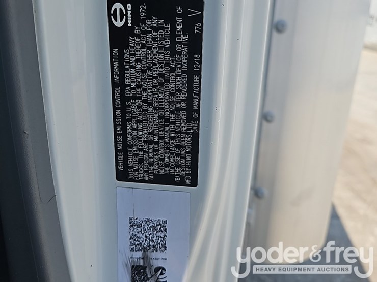 2019-hino-195-image-42