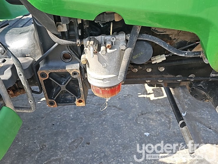 2014-john-deere-3032e-image-16