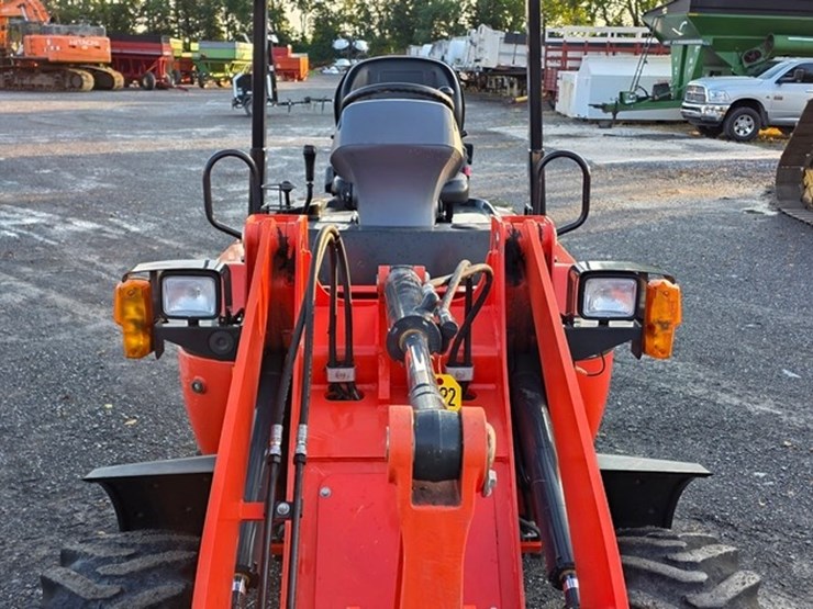2023-kubota-r430-image-32