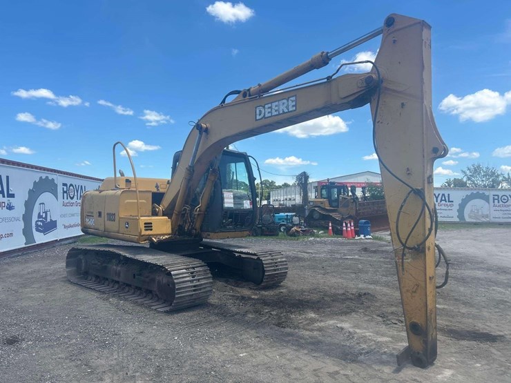 2006-deere-120c-image-1