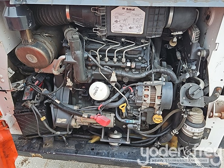 2020-bobcat-t595-image-21