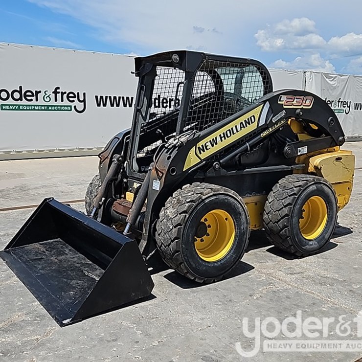 2015 NEW HOLLAND L230