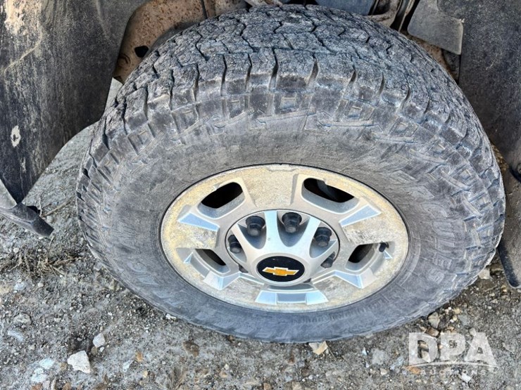 2011-chevrolet-silverado-2500hd-lt-image-18