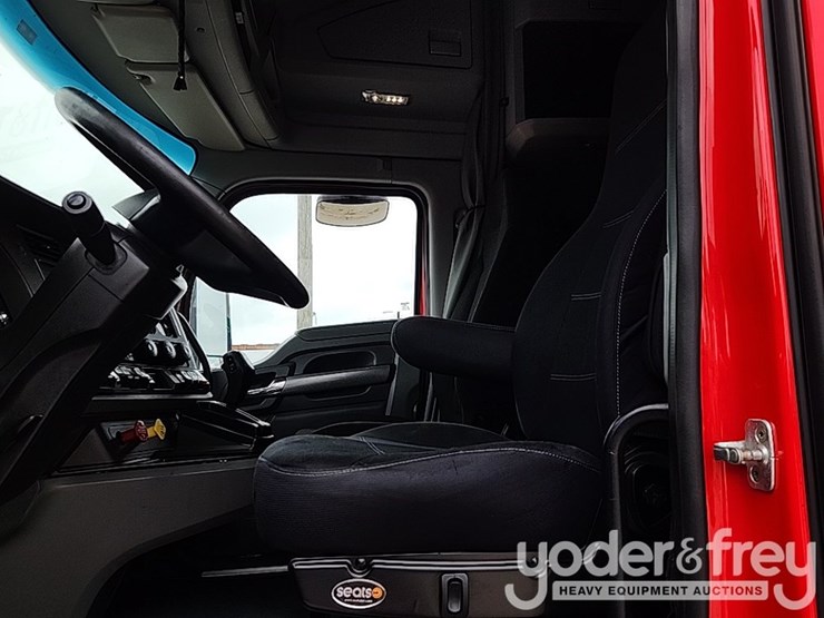 2018-kenworth-t680-image-29