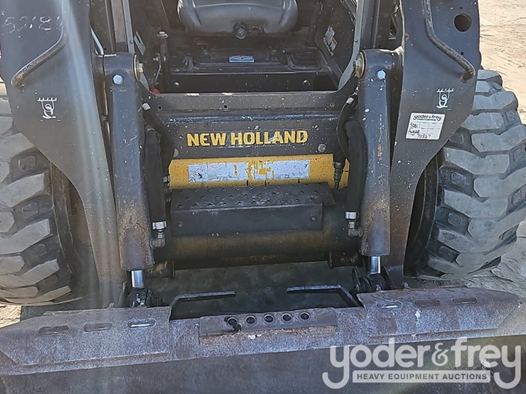 2020-new-holland-l234-image-12