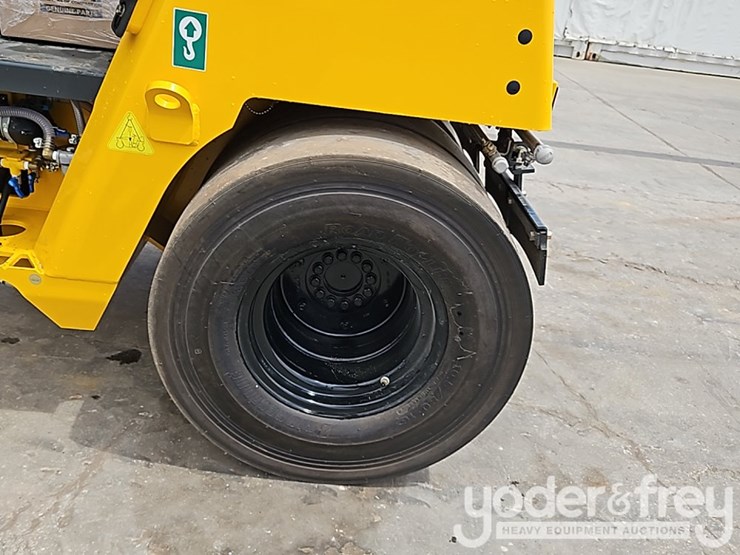 2024-kubota-d1703-image-13