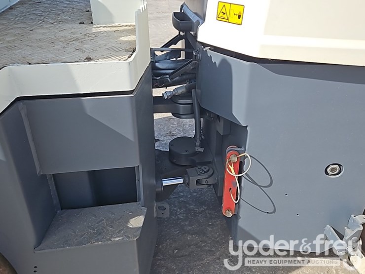 2018-dynapac-cc1200-image-8