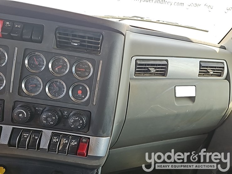 2021-kenworth-t880-image-33