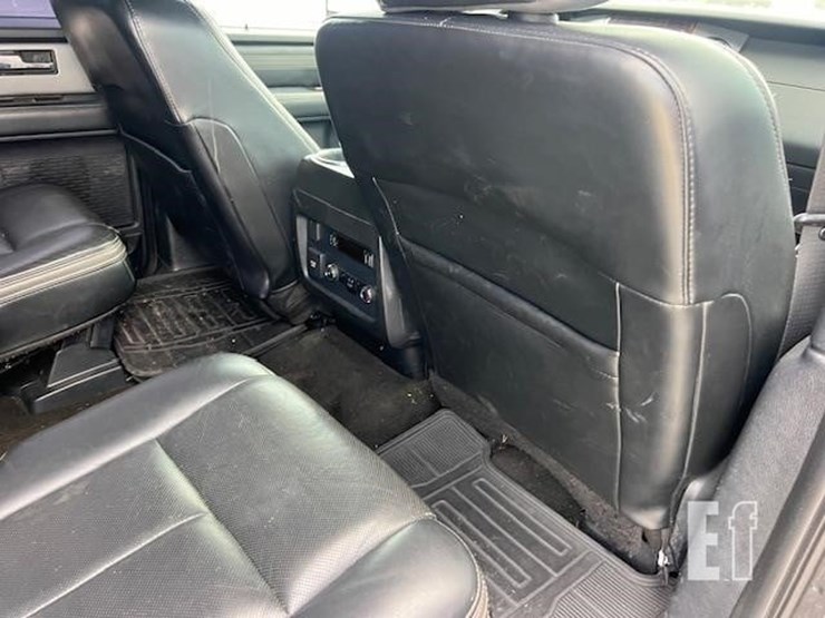 2015-ford-expedition-platinum-image-25