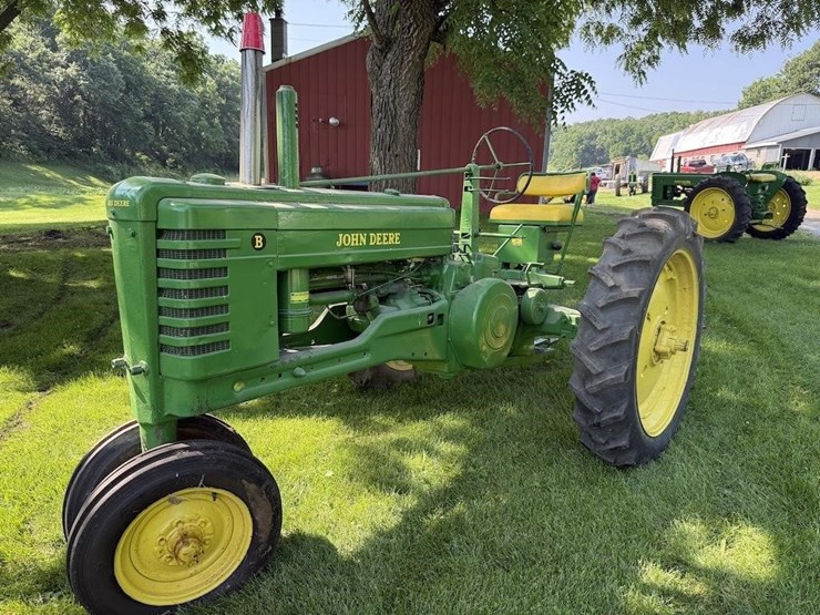 john-deere-b-image-3