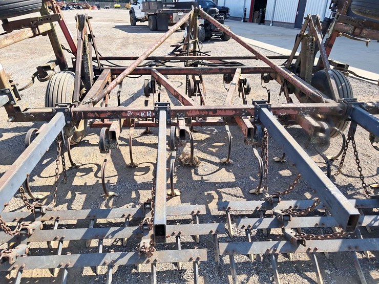 ber-vac-16'-folding-field-cultivator-image-8