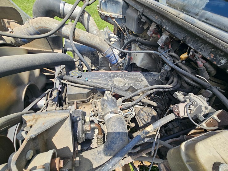 2000-freightliner-fl60-image-37