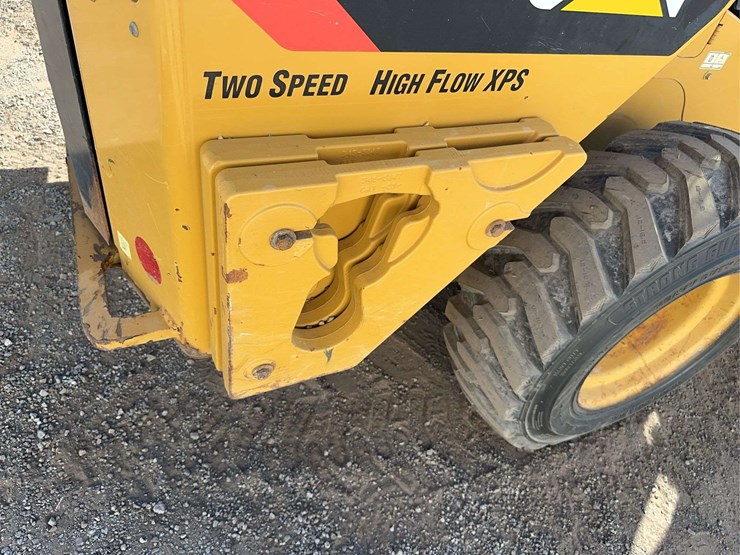2018-caterpillar-262d-image-25