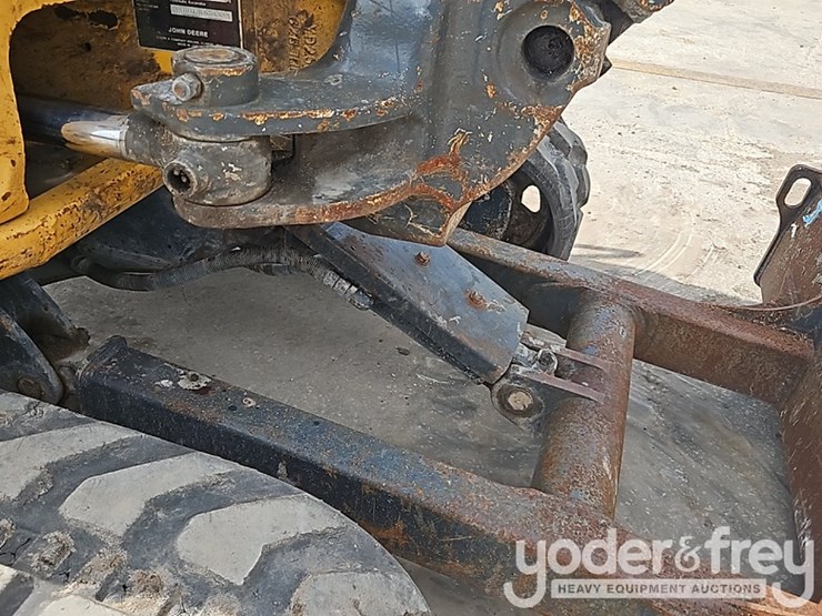 2017-deere-30g-image-14