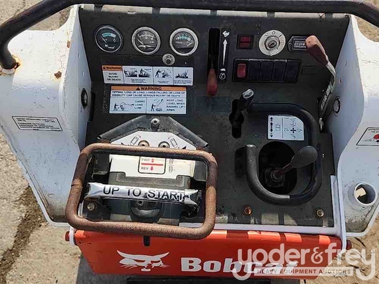 2011-bobcat-mt55-image-25