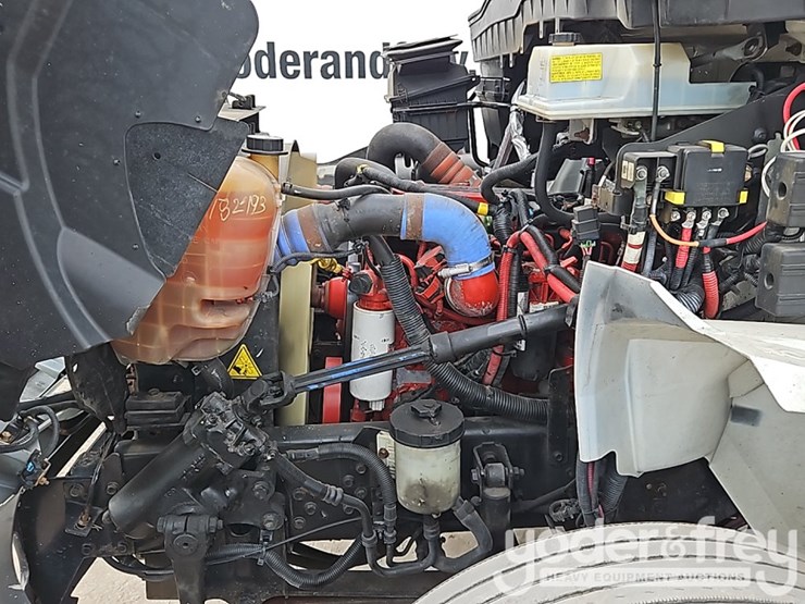 2015-international-durastar-4300-image-23